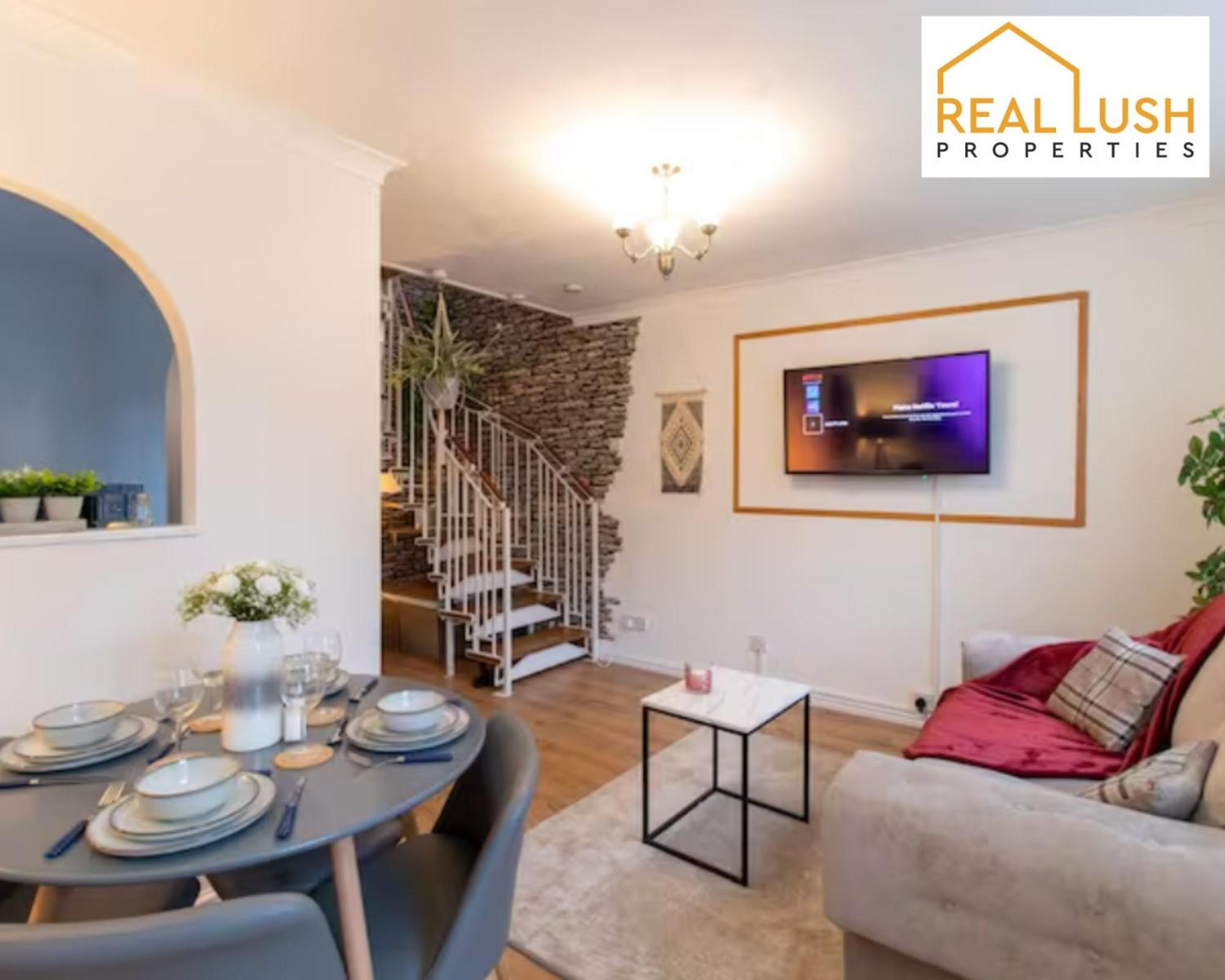 One-Bedroom Apartment By Real Lush Properties In Langsett Вулвергемптон Екстер'єр фото
